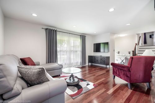 1631 S Surrey Ridge Dr, Arlington Heights, IL, 60005-3706 | Card Image