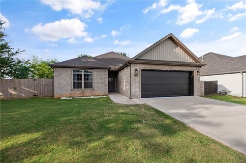 730 Windsong Cir, Bentonville, AR, 72713 | Card Image