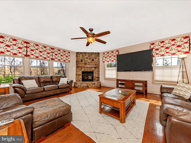 15 Hoffman Dr, House other with 5 bedrooms, 5 bathrooms and null parking in MIDDLETOWN MD | Image 5