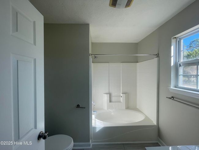 2200 E Boiling Spring Rd, House other with 3 bedrooms, 2 bathrooms and null parking in Southport NC | Image 12