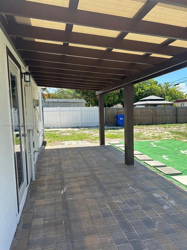 1754 Ne 48 Th Ct, House other with 3 bedrooms, 1 bathrooms and null parking in Pompano Beach FL | Image 30