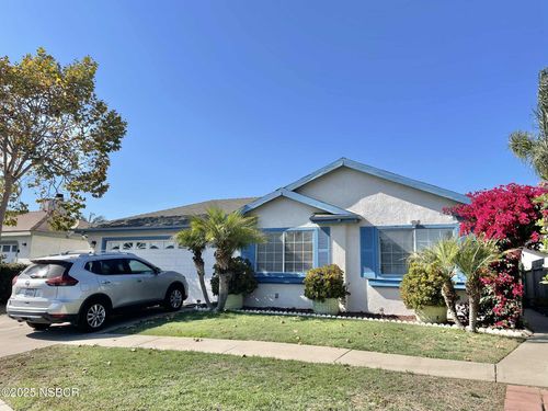 511 Washington Cir, Santa Maria, CA, 93458-9001 | Card Image