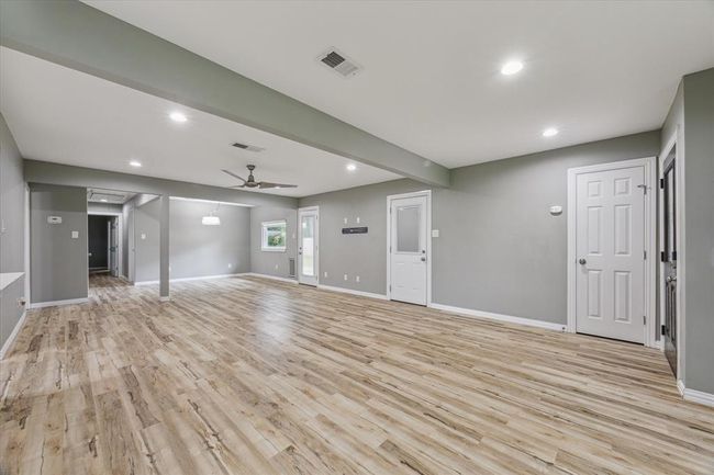 2804 Neches River Dr, House other with 3 bedrooms, 2 bathrooms and 2 parking in Pearland TX | Image 4
