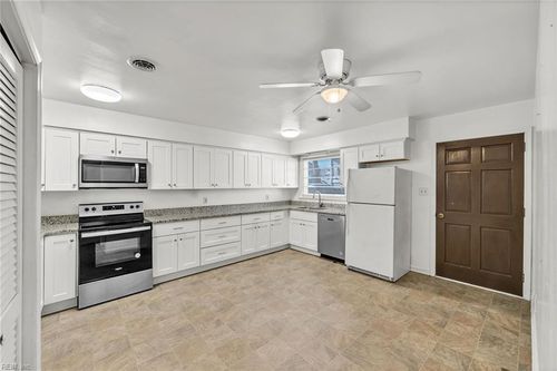 153 S Fir Ave, Virginia Beach, VA, 23452-1245 | Card Image