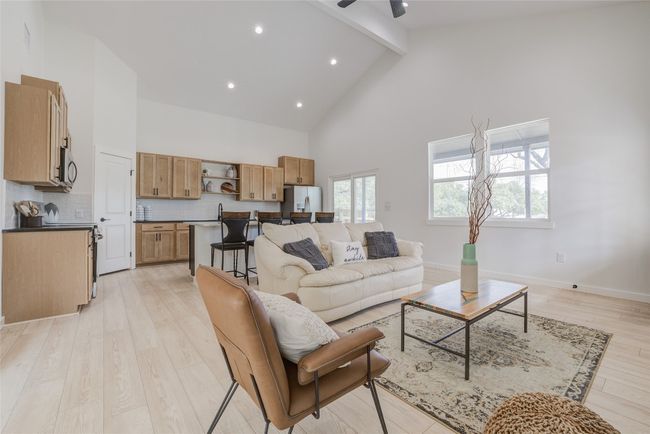18208 Gregg Bluff Rd, House other with 3 bedrooms, 3 bathrooms and 4 parking in Jonestown TX | Image 5