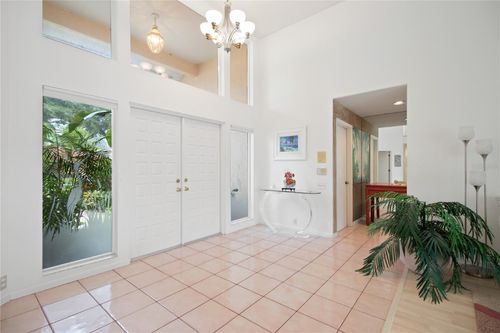 8221 Shadow Pine Way, SARASOTA, FL, 34238-5621 | Card Image