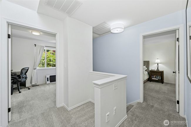 Upstairs landing | Image 22