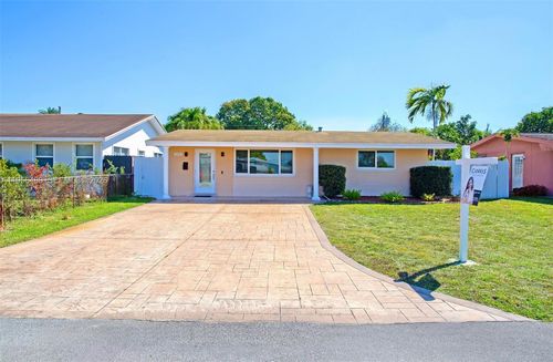 1201 Nw 78th Ave, Pembroke Pines, FL, 33024-5122 | Card Image