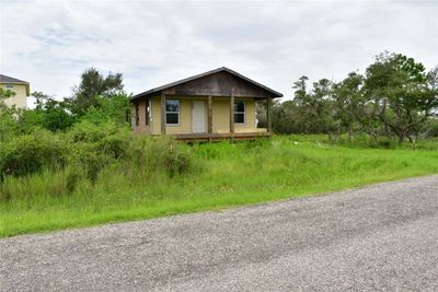 232 De Vaca Drive, House other with 3 bedrooms, 2 bathrooms and null parking in Rockport TX | Image 2