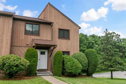 95 Wild Birch Farms, Cortlandt Mnr, NY, 10567-1437 | Card Image