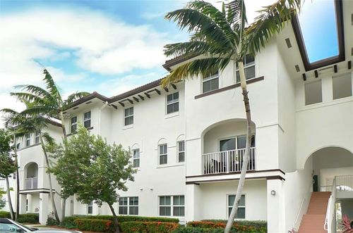 apt-203-8760 Nw 97th Ave, Medley, FL, 33178-2581 | Card Image