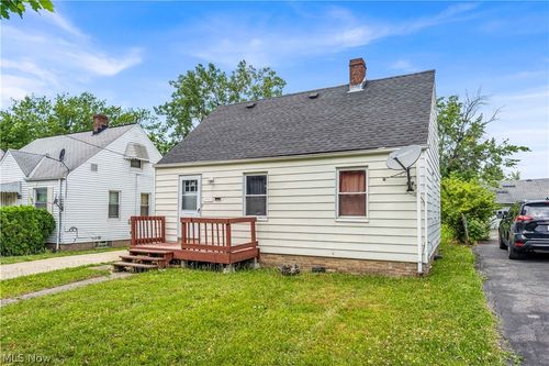 16713 Lotus Dr, Cleveland, OH, 44128-2537 | Card Image