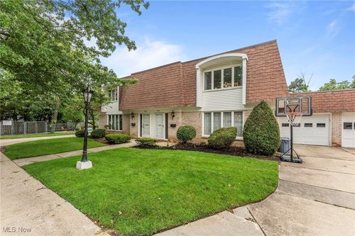 2632 S Green Rd, University Heights, OH, 44122-1536 | Card Image