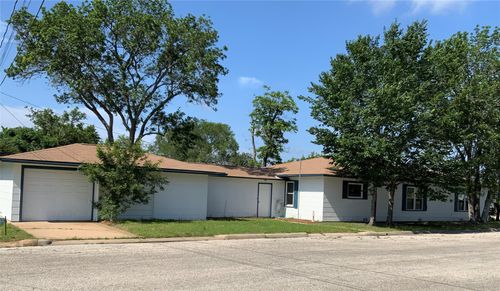 408 S Grimes St, Giddings, TX, 78942-4108 | Card Image