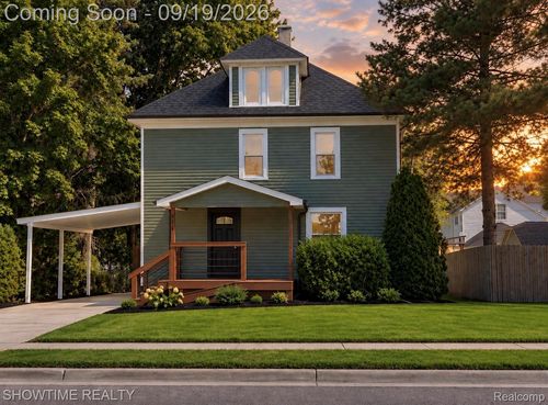 914 N Main St, Lapeer, MI, 48446-1931 | Card Image