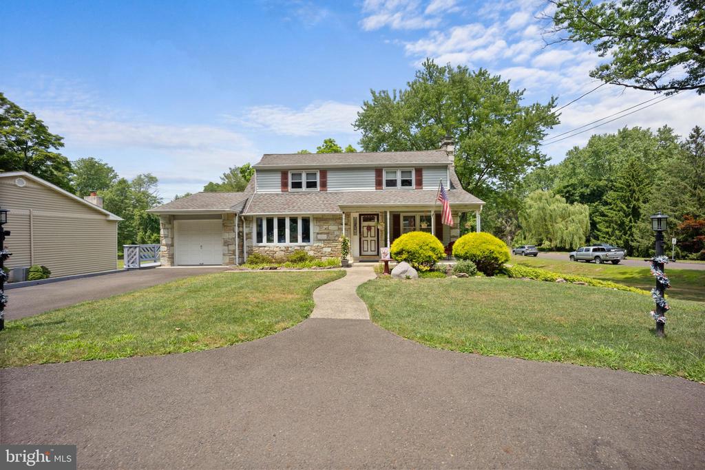 Elm Ave, Southampton, PA 18966