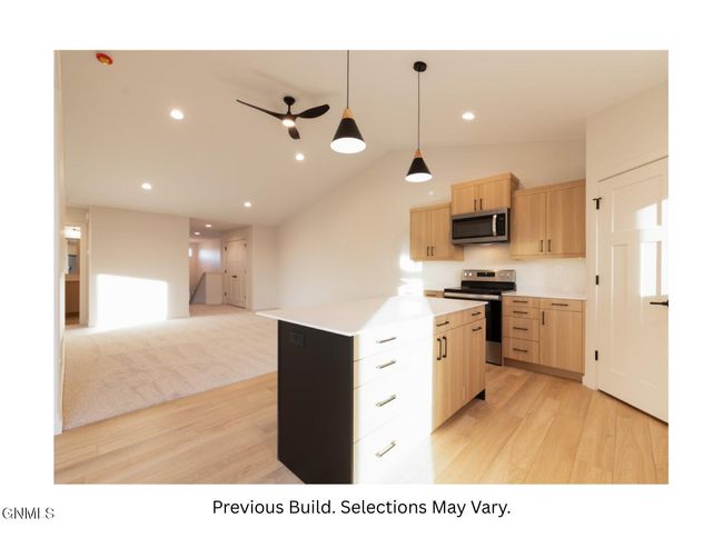 5511 Davies Drive, Townhouse with 2 bedrooms, 2 bathrooms and null parking in Bismarck ND | Image 14