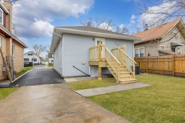 2027 S 6 Th Ave, House other with 3 bedrooms, 1 bathrooms and 2 parking in Maywood IL | Image 18