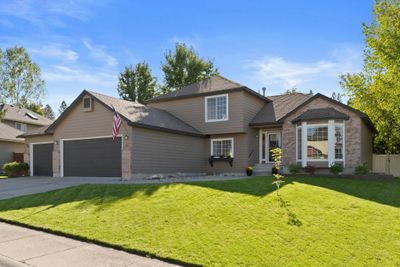 812 E Brierwood Ln, Home with 4 bedrooms, 3 bathrooms and null parking in Spokane WA | Image 2