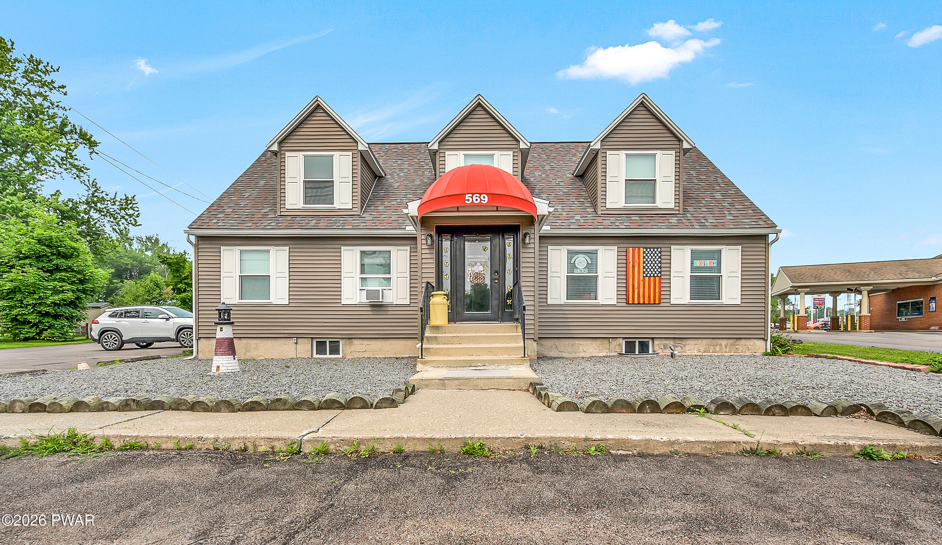 569 Easton Tpke, Lake Ariel, PA 18436