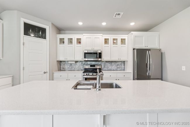 13936 S Ironwood Pl, House other with 3 bedrooms, 2 bathrooms and null parking in Glenpool OK | Image 10
