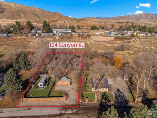124 Canyon St, Horseshoe Bend, ID, 83629-5040 | Card Image