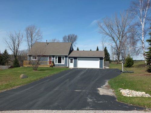 6468 Rolling Meadows Dr, Traverse City, MI, 49684-8320 | Card Image