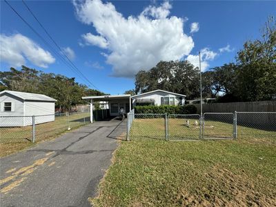 2063 Cr 439 A, House other with 2 bedrooms, 2 bathrooms and null parking in Lake Panasoffkee FL | Image 2