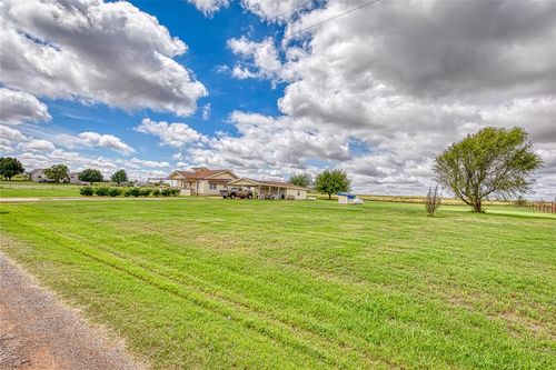 11117 N 2073 Rd, Canute, OK, 73626-5000 | Card Image