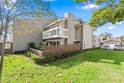 18576 Vallarta Dr, Huntington Beach, CA, 92646-1852 | Card Image