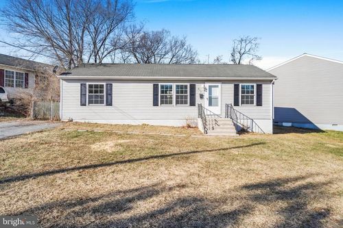 215 Arch St, MARTINSBURG, WV, 25401-0047 | Card Image