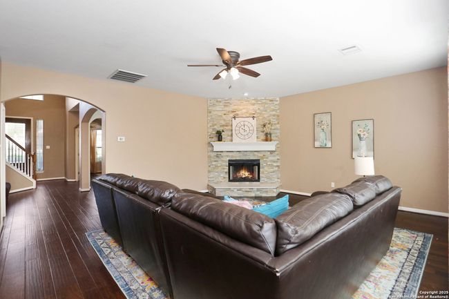 9510 Loyal Vly, House other with 4 bedrooms, 3 bathrooms and null parking in San Antonio TX | Image 8