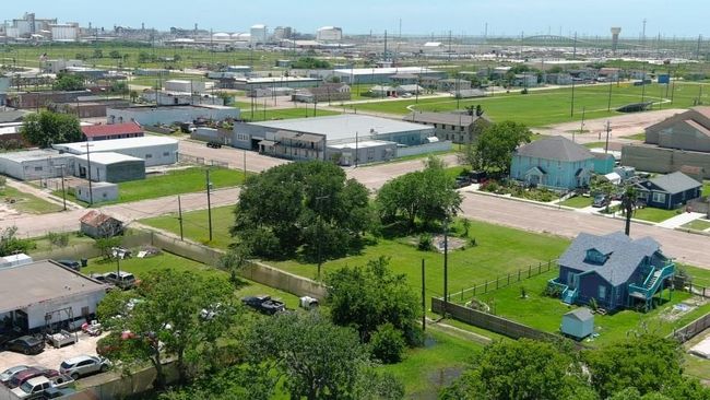 00 W Broad St, Home with 0 bedrooms, 0 bathrooms and null parking in Freeport TX | Image 6