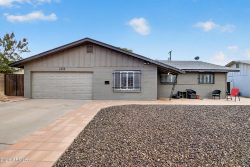 123 E Erie Dr, Tempe, AZ, 85282-3620 | Card Image