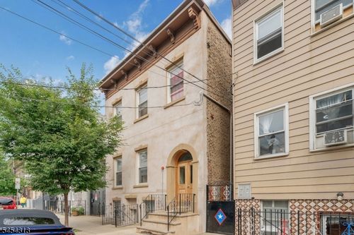 56 Madison St, Newark, NJ, 07105-2363 | Card Image