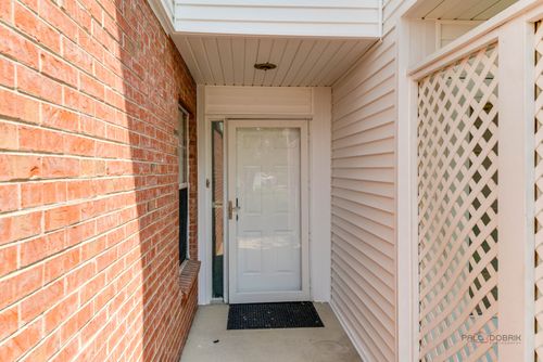 115-115 Meadowbrook Ln, Lake Bluff, IL, 60044-1145 | Card Image
