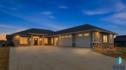 6600 E Fieldview St, Sioux Falls, SD, 57110-8826 | Card Image