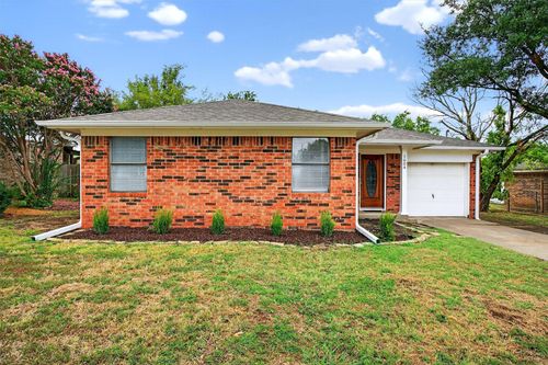 1604 Bonner Rd, Gainesville, TX, 76240-4652 | Card Image