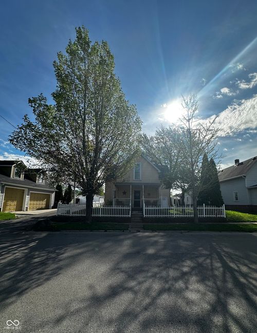 215 S Pearl St, Pendleton, IN, 46064 | Card Image
