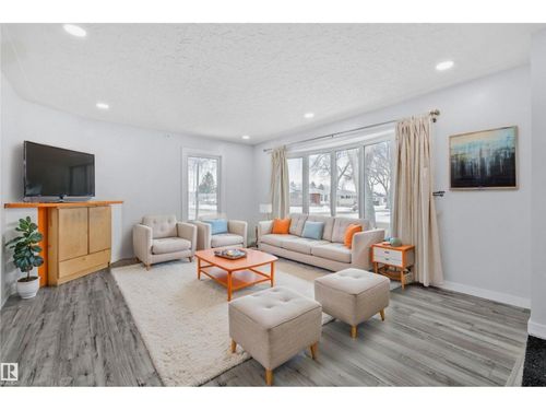 12002 37 St Nw, Edmonton, AB, T5W2C3 | Card Image