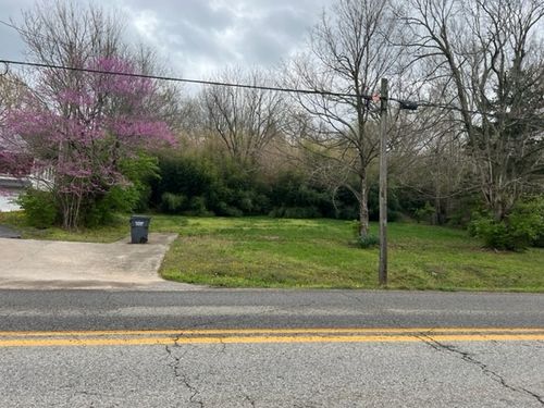 558 N Mission Blvd, Fayetteville, AR, 72701-3519 | Card Image
