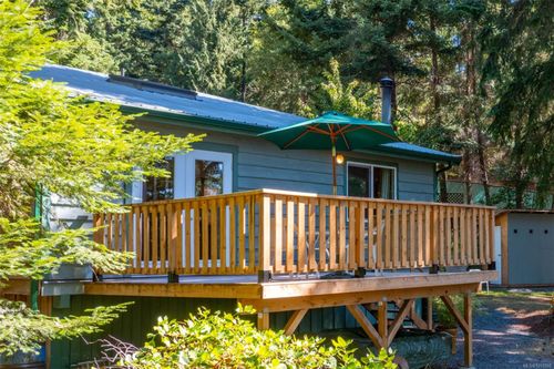 2703 Brigadoon Crt, Pender Island, BC, V0N2M0 | Card Image