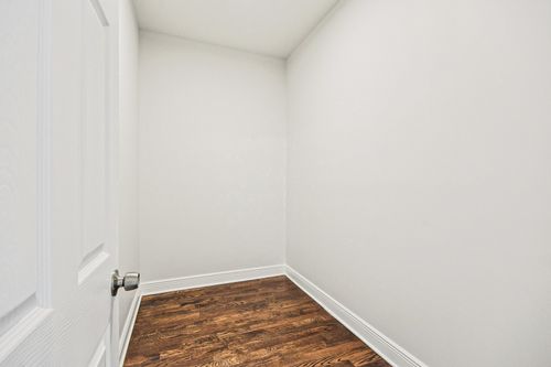 4447 W Van Buren St, Chicago, IL, 60624-3049 | Card Image