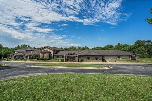 908 Franciscan Way, Savannah, MO, 64485 | Card Image
