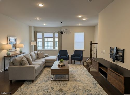 1 Cortland Ct, Livingston, NJ, 07039-5710 | Card Image