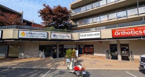 1524 Fort St, Victoria, BC, V8S5J3 | Card Image