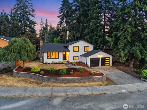 11707 Se 65th St, Bellevue, WA, 98006-6405 | Card Image