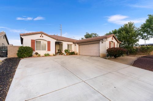 39202 Nicole Dr, Palmdale, CA, 93551-5828 | Card Image