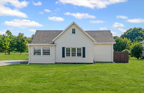 28 Ash St, Weldon, IL, 61882-4603 | Card Image