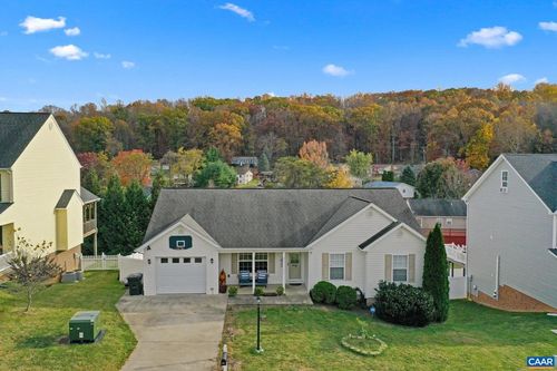 900 Geoffrey St, STAUNTON, VA, 24401-5064 | Card Image